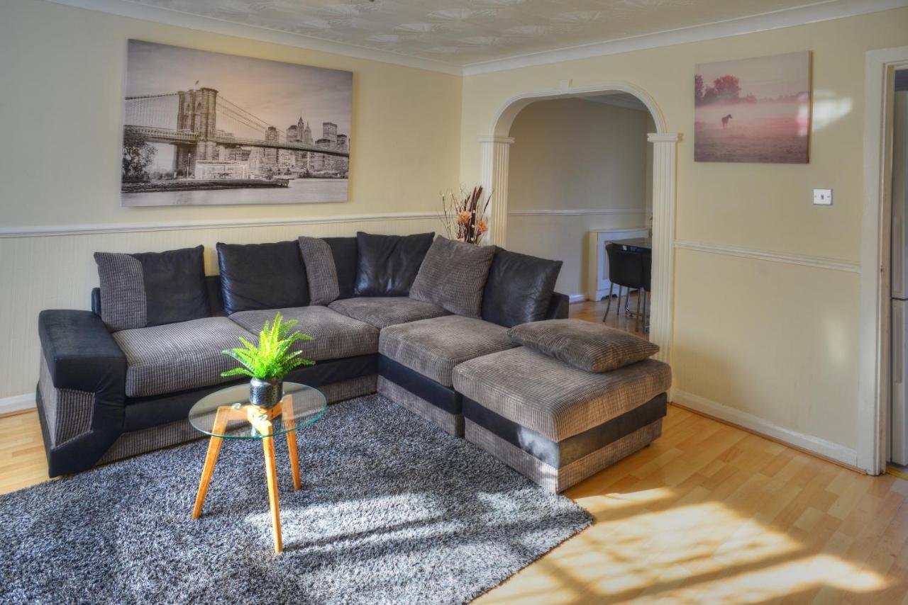 Modern & Spacious - Walk To London Excel- Parking Exterior photo