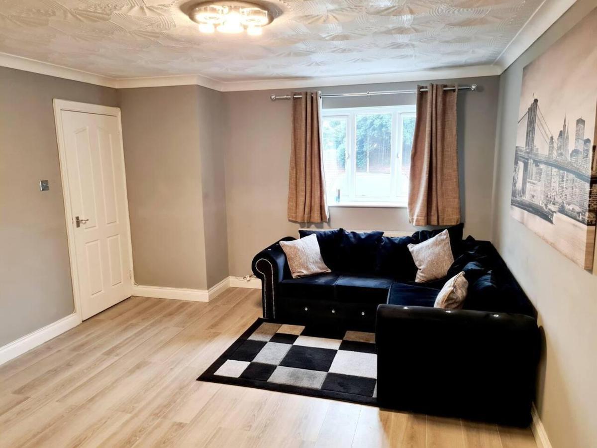 Modern & Spacious - Walk To London Excel- Parking Exterior photo